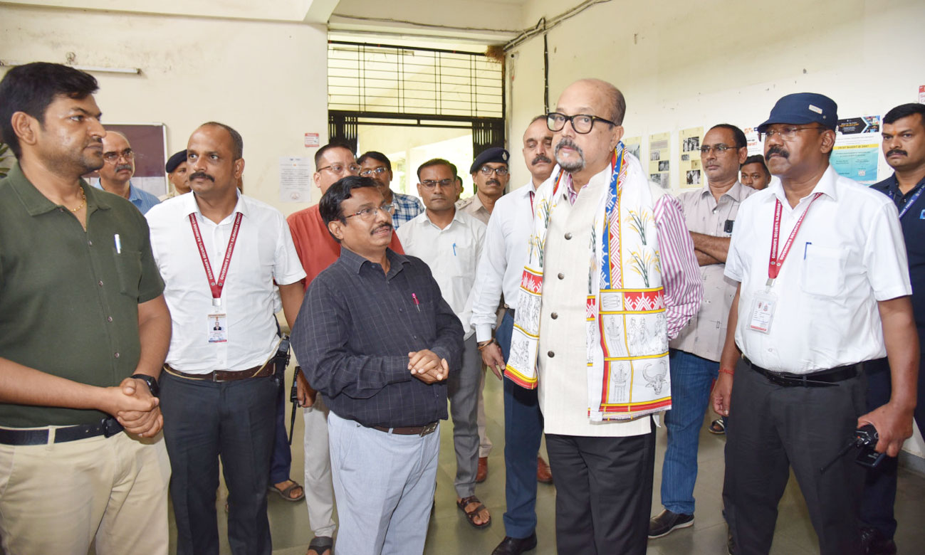 राज्यपाल द्वारा कुशाभाऊ ठाकरे पत्रकारिता विश्वविद्यालय का आकस्मिक निरीक्षण