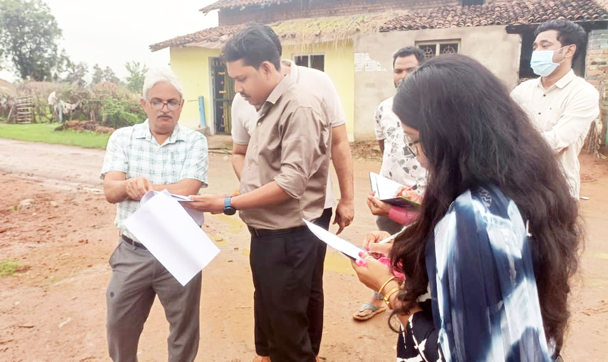 डायरिया प्रभावित ग्रामों में संचालनालय के अधिकारियों ने किया दौरा