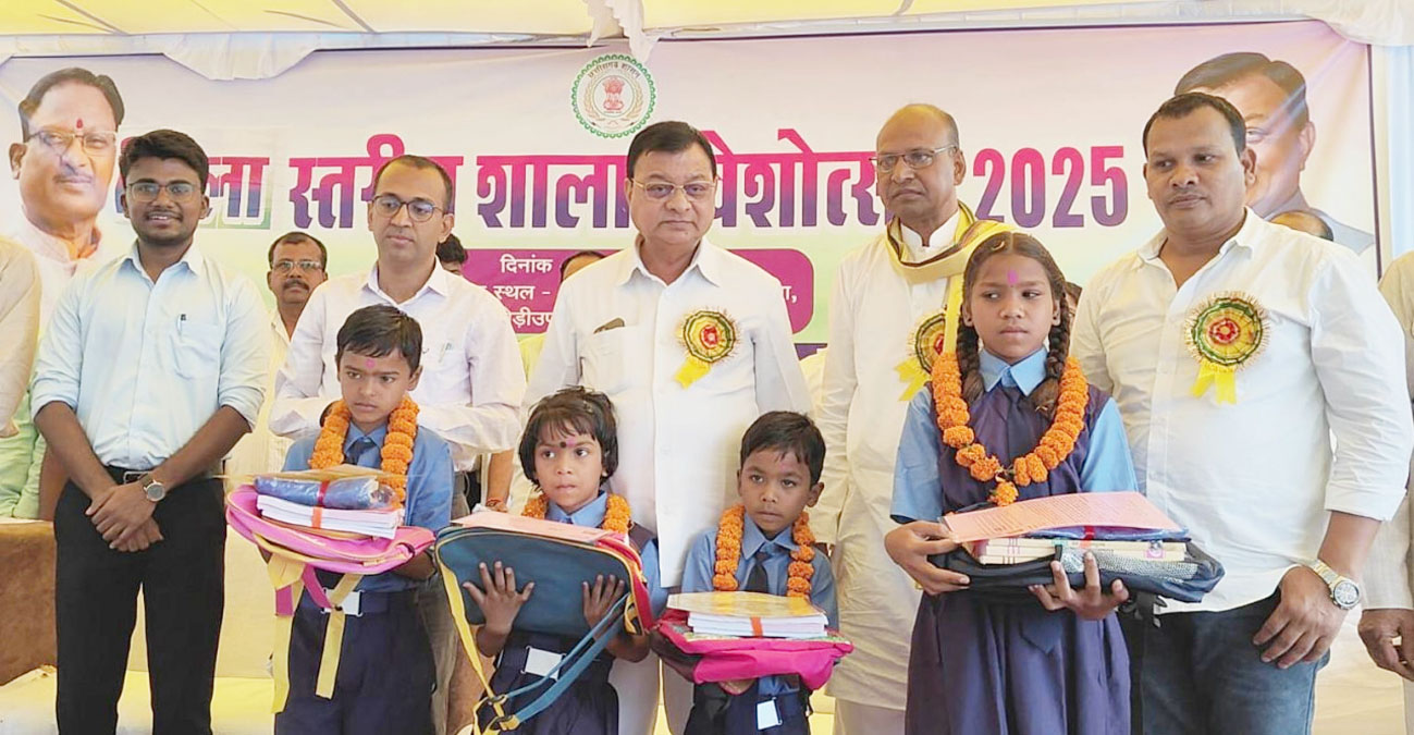 शिक्षा हमारे जीवन की सबसे बड़ी पूंजी : मंत्री लखनलाल देवांगन