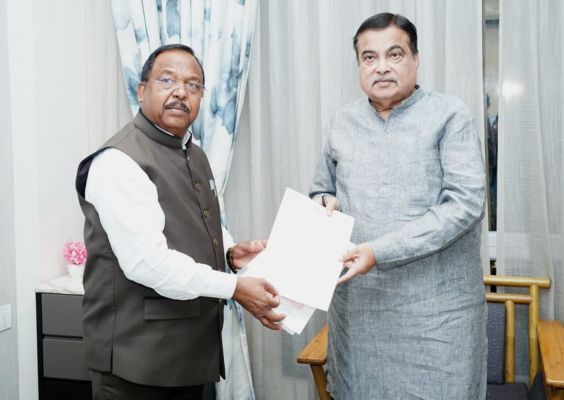 केन्द्रीय सड़क परिवहन मंत्री नितिन गडकरी से नागपुर में सौजन्य मुलाकात