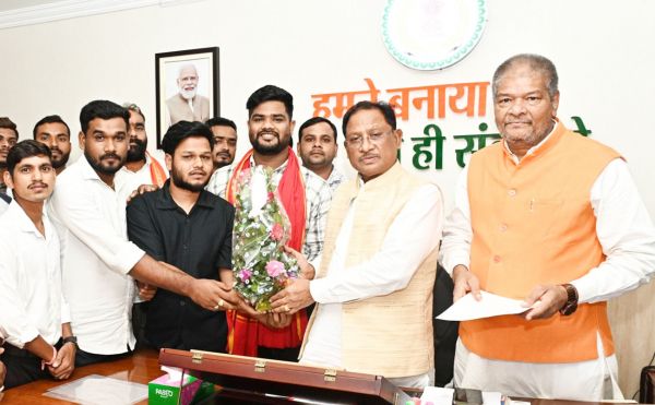 मुख्यमंत्री साय से रजक समाज के प्रतिनिधिमंडल ने की सौजन्य भेंट