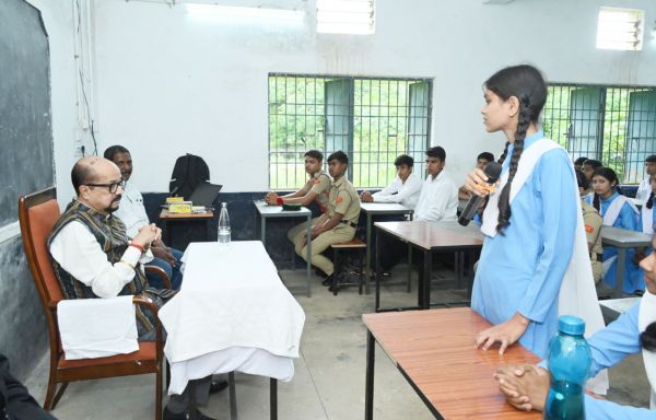 राज्यपाल रमेन डेका ने विद्यार्थियों को दिए सफलता के मंत्र