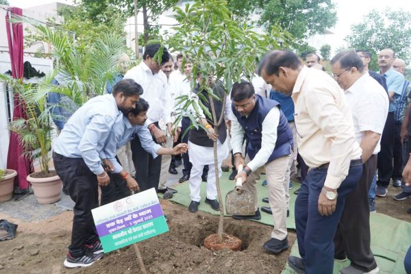 अन्तर्राष्ट्रीय सहकारिता दिवस पर आयोजित संगोष्ठी में शामिल हुए मंत्री केदार कश्यप