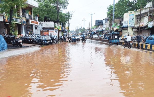 रायपुर के कई इलाकों में जलभराव, 2 दिनों से हो रही बारिश