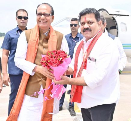 अंबिकापुर पहुंचे केंद्रीय शिवराज सिंह चौहान, मैनपाट रवाना