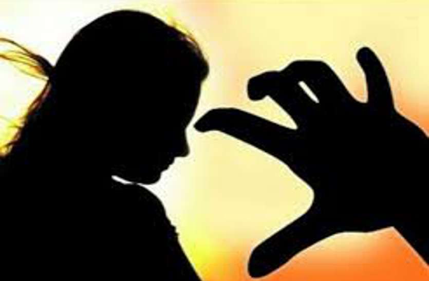 छत्तीसगढ़ :  बीजेपी पार्षद की  घिनौनी हरकत ...दोस्त की बीवी के साथ छेड़छाड़, मामला दर्ज