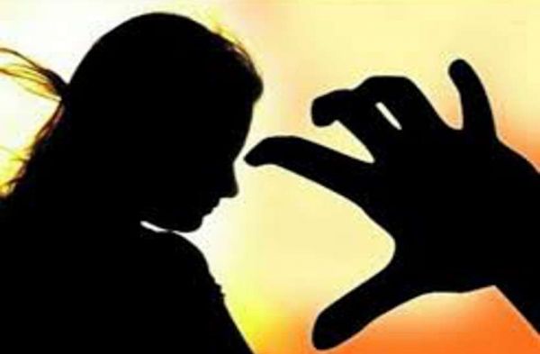 छत्तीसगढ़ :  बीजेपी पार्षद की  घिनौनी हरकत ...दोस्त की बीवी के साथ छेड़छाड़, मामला दर्ज