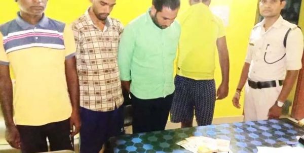  छत्तीसगढ़ के दो जगहों से 11 जुआरी गिरफ्तार 