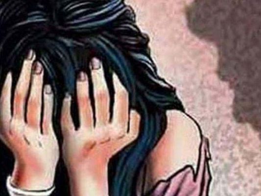 ड्राइविंग सिखाने के बहाने युवक ने नाबालिग से किया दुष्कर्म 