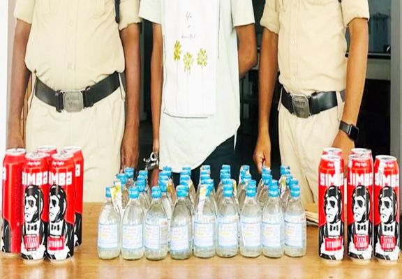 बीयर और देशी शराब का परिवहन करते युवक गिरफ्तार