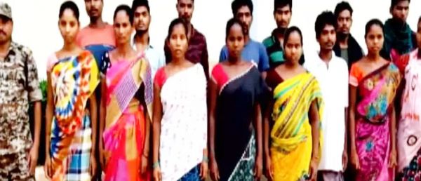गुमलनार गांव से 15 नक्सली गिरफ्तार किए गए