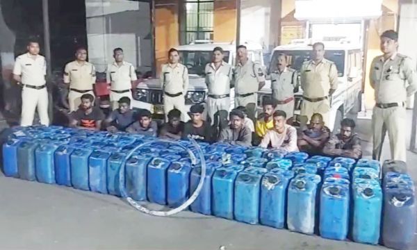 डीजल चोरी करने वाले गिरोह का भंडाफोड़, 11 लोग को गिरफ्तार