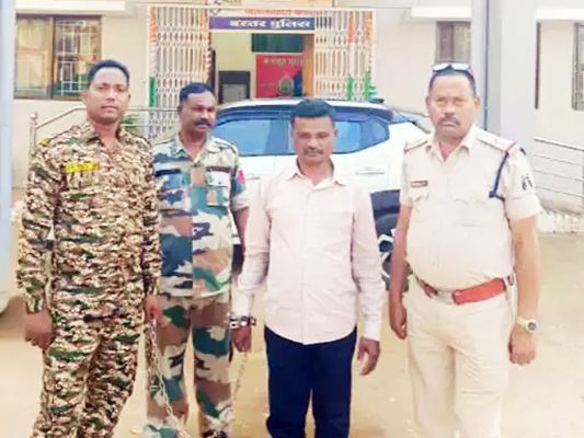 लाखों रुपए ठगकर फर्जी नियुक्तिपत्र बांटने वाला मास्टरमाइंड अरेस्ट