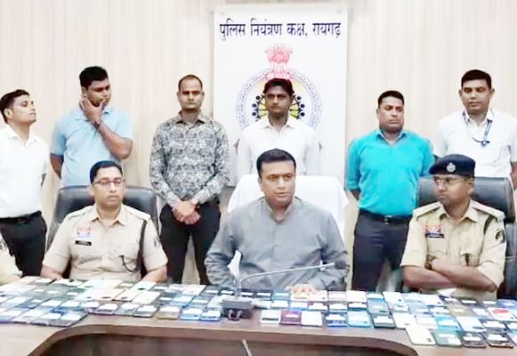 साइबर सेल को मिली बड़ी सफलता, 101 गुम और चोरी मोबाइल रिकवर