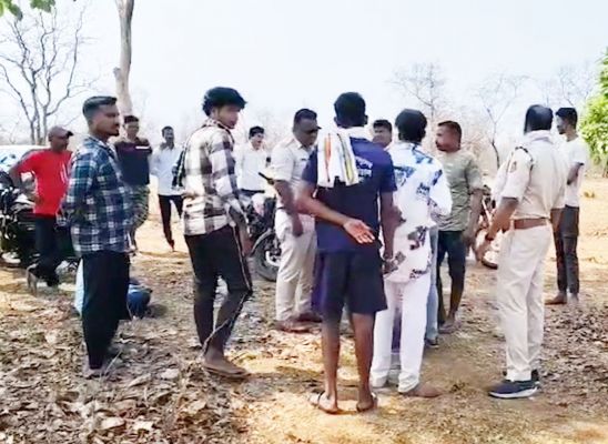 जंगली सुअर को मारकर मांस बेचने तलाश रहे थे ग्राहक
