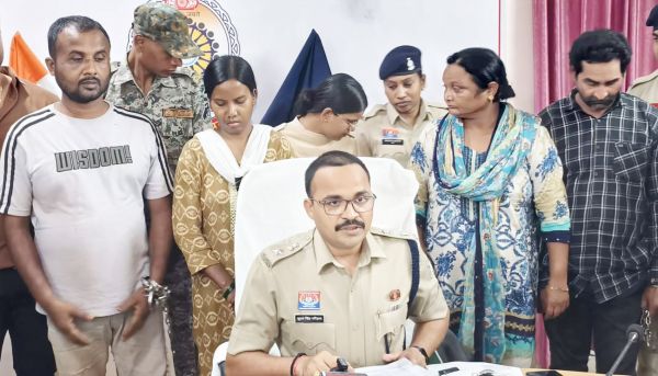 7 मंदिरों में चोरी करने वाले गिरफ्तार, वारदात को अंजाम दे रहे थे दो कपल