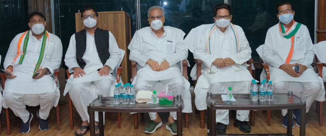  बीजापुर जिले के जनप्रतिनिधियों ने मुख्यमंत्री भूपेश बघेल से की मुलाकात 
