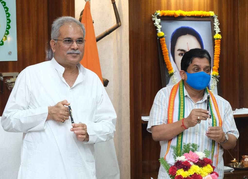 मुख्यमंत्री ने मिनीमाता स्मृति दिवस पर ’सद्भावना कलम’ का किया विमोचन 