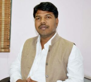 नेता हो तो ऐसा ! चंद्रपुर विधायक की करामत देखकर दंग रह गए लोग, बजाते रह गए तालियां... वीडियो हुआ वायरल