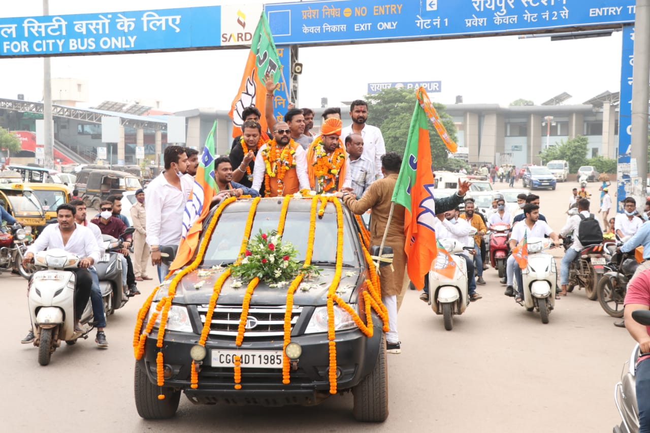 भाजयुमो राष्ट्रीय कार्यकारणी सदस्य गुंजन प्रजापति का भाजयुमो कार्यकर्ताओं ने किया स्वागत