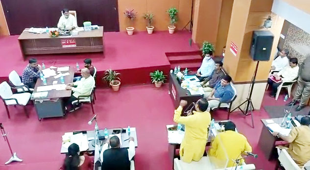 VIDEO :  नगर निगम की आमसभा में गूंजा अवैध प्लाटिंग का मामला, जोरदार हंगामा