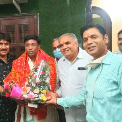 पंकज शर्मा ने समाज के वरिष्ठ जनो का आशीर्वाद लेकर समाज के प्रति एवं मुख्यमंत्री भूपेश बघेल जी के प्रति जताया आभार