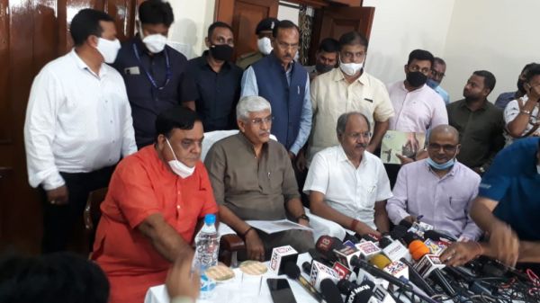केंद्रीय जल शक्ति मंत्री गजेंद्र सिंह शेखावत ने मुख्यमंत्री भूपेश बघेल से की मुलाकात 