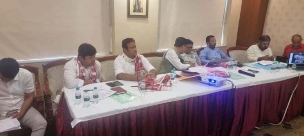 असम में उपचुनाव को लेकर विकास उपाध्याय ने ली बैठक
