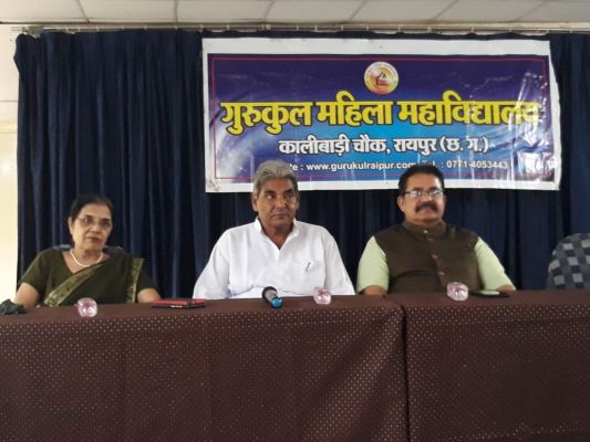  गुरुकुल महिला महाविद्यालय में प्रथम वर्ष की छात्राओं के लिए आयोजित हुआ इंडक्शन कार्यक्रम