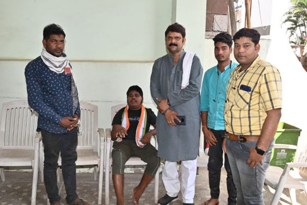रायगढ़ : विधायक प्रकाश नायक बने असल में "नायक", परिजनों के गुहार पर लोकेश को मिली नई ज़िन्दगी 