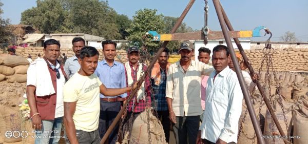  कांग्रेस कमेटी के संयुक्त सचिव ने धान खरीदी केंद्र बलदा-कछार का किया निरीक्षण