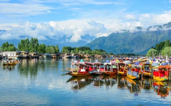 हनीमून सेलिब्रेशन के लिए इन रोमांटिक शहरों की जरूर करें सैर
