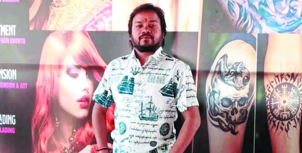 दूसरों को सुंदर बनाकर हुई कामता प्रसाद की जिंदगी खूबसूरत
