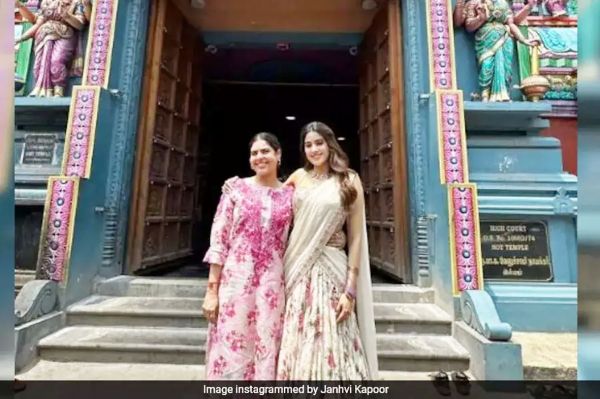 जान्हवी कपूर ने चेन्नई के मुप्पाथम्मन मंदिर का किया दौरा