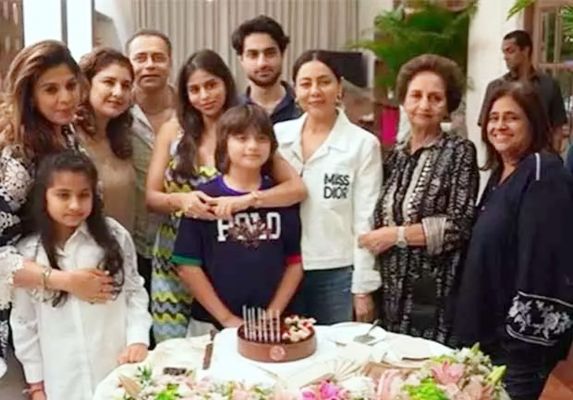 अबराम ने सुहाना और गौरी खान के साथ एनएमसीसी आर्ट्स कैफे में मनाया 12वां जन्मदिन