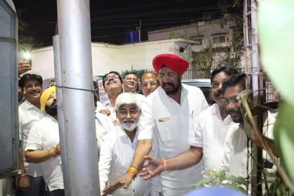  विधायक जुनेजा ने दी अपने क्षेत्रवासियों को रौशनी की सौगात 