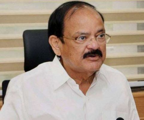 उपराष्ट्रपति एम वेंकैया नायडू ने पूर्व राष्ट्रपति कलाम की पुण्यतिथि पर उन्हें श्रद्धांजलि अर्पित की 