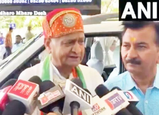 देश में तनाव और ध्रुवीकरण बढ़ रहा है : अशोक गहलोत