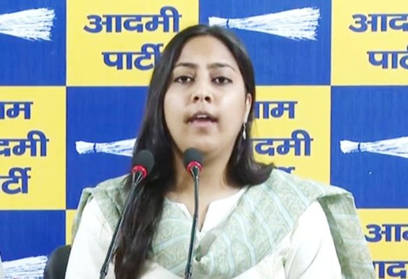 दिल्ली यूनिवर्सिटी में छात्रों को एडमिशन दिलाएगी 'आप'