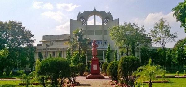   रविशंकर शुक्ला विश्वविद्यालय में अब 30 सितंबर तक ले सकेंगे प्रवेश, कुलपति ने जारी किया निर्देश