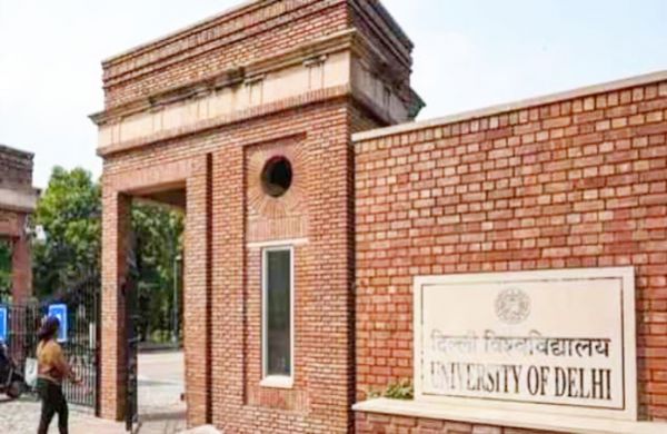 डीयू में एक साथ दो डिग्री प्राप्त करने के प्रावधान