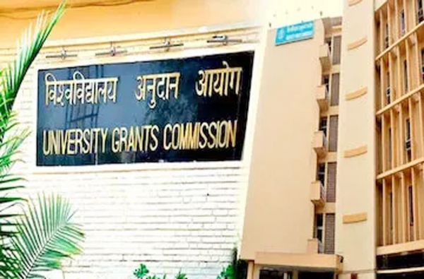 UGC ने तीन विश्वविद्यालयों पर पीएचडी डिग्री देने पर प्रतिबंध लगाया