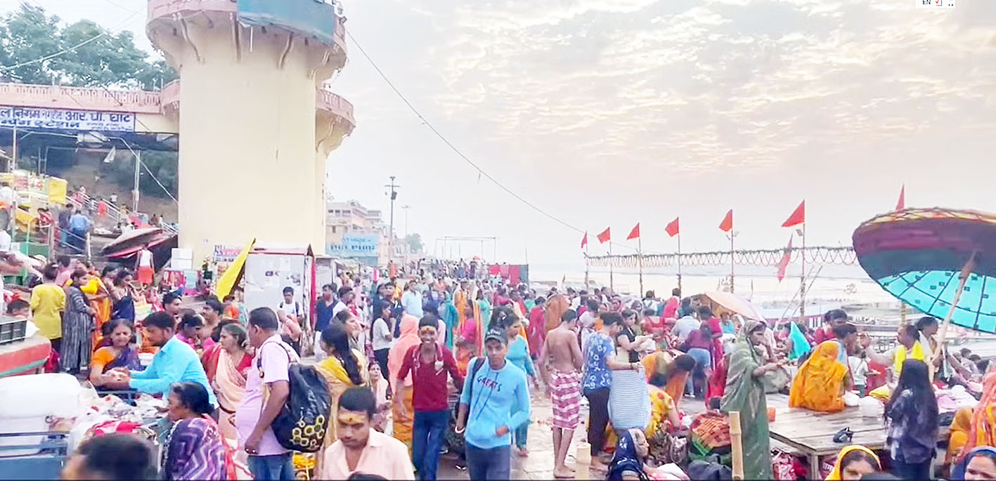 गंगा दशहरा पर काशी, प्रयागराज में हजारों की संख्या में आए श्रद्धालु