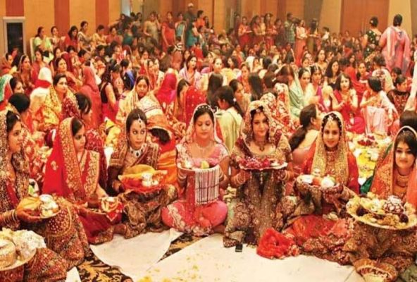 आज है करवा चौथ का व्रत, जानें- पूजा की विधि और शुभ मुहूर्त
