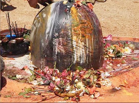 जानें प्रदोष व्रत पूजा का महत्व और कौन सी चीजें चढ़ाने से क्या मिलता है लाभ