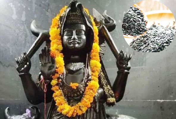 शनिवार को काले तिल से करें ये खास उपाय, शनि की बाधाएं होंगी दूर