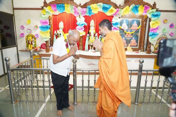 स्वामीनारायण मंदिर की रजत जयंती के पाठोत्सव में शामिल हुए बृजमोहन अग्रवाल