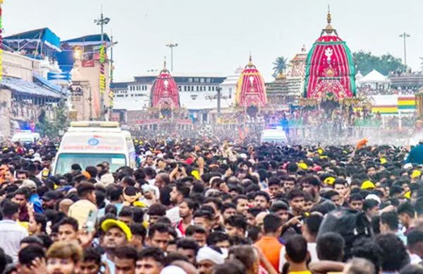 पुरी में रथ यात्रा का दूसरा दिन : भगवान जगन्नाथ निकले मौसी के घर