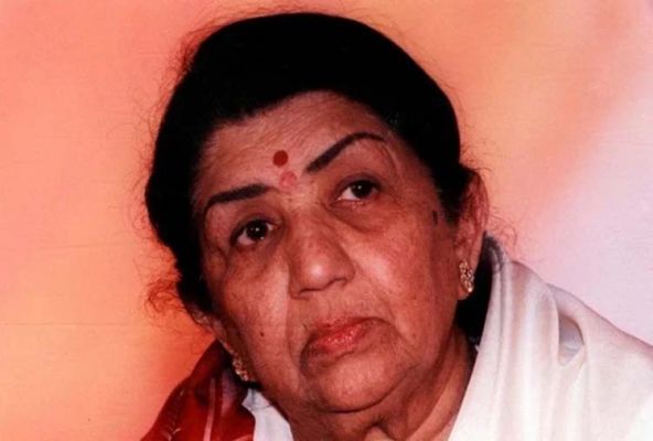 मशहूर गायिका लता मंगेशकर आईसीयू में भर्ती 