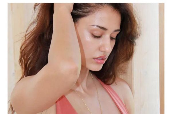  दिशा पटानी ने शेयर की हॉट बिकिनी फोटो 